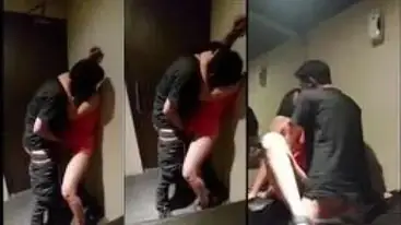 Pria Bawa LC Cantik Ngentot Cepat Di Toilet